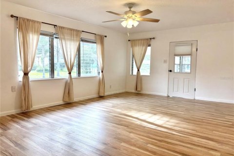 House in DeLand, Florida 3 bedrooms, 104.79 sq.m. № 1827275 - photo 5
