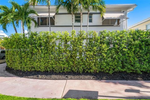 Commercial property in Miami Beach, Florida № 2088830 - photo 26