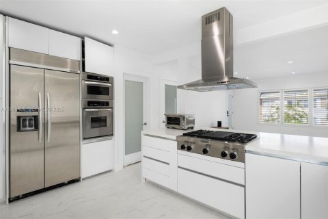 Commercial property in Miami Beach, Florida № 2088830 - photo 10