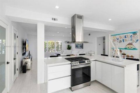 Commercial property in Miami Beach, Florida № 2088830 - photo 8