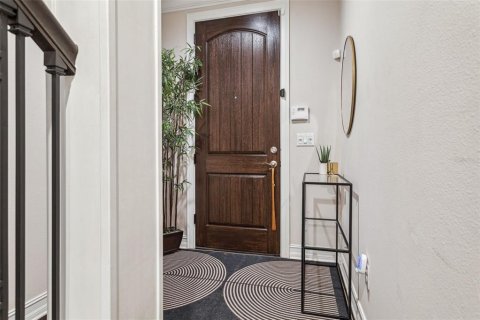 Townhouse in Tampa, Florida 4 bedrooms, 262.36 sq.m. № 2220479 - photo 27