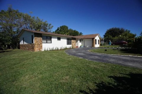 Villa ou maison à louer à Boynton Beach, Floride: 3 chambres, 165.55 m2 № 1104562 - photo 1