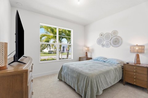 House in Port St. Lucie, Florida 2 bedrooms, 198.25 sq.m. № 2244632 - photo 24