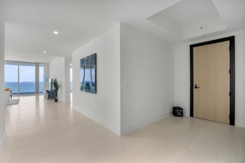 Condominio en venta en Fort Lauderdale, Florida, 3 dormitorios, 269.51 m2 № 2191695 - foto 2
