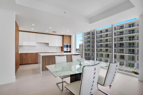 Condominio en venta en Fort Lauderdale, Florida, 3 dormitorios, 269.51 m2 № 2191695 - foto 10