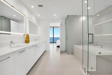 Condominio en venta en Fort Lauderdale, Florida, 3 dormitorios, 269.51 m2 № 2191695 - foto 20