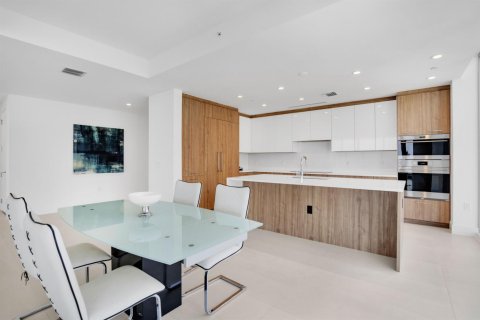 Condominio en venta en Fort Lauderdale, Florida, 3 dormitorios, 269.51 m2 № 2191695 - foto 11
