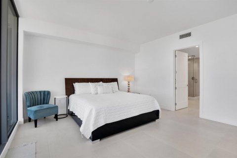 Condominio en venta en Fort Lauderdale, Florida, 3 dormitorios, 269.51 m2 № 2191695 - foto 16