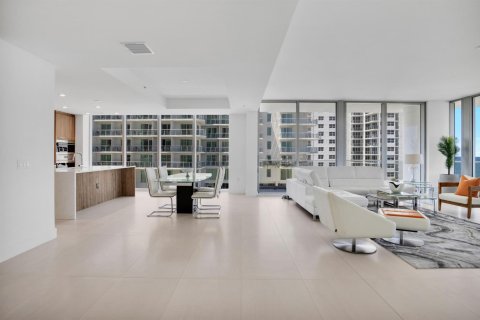 Condominio en venta en Fort Lauderdale, Florida, 3 dormitorios, 269.51 m2 № 2191695 - foto 14