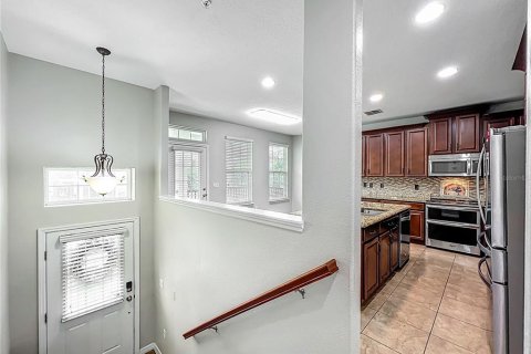 Touwnhouse à vendre à Winter Springs, Floride: 3 chambres, 212.56 m2 № 1876086 - photo 12
