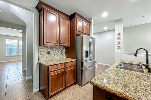Touwnhouse à vendre à Winter Springs, Floride: 3 chambres, 212.56 m2 № 1876086 - photo 14