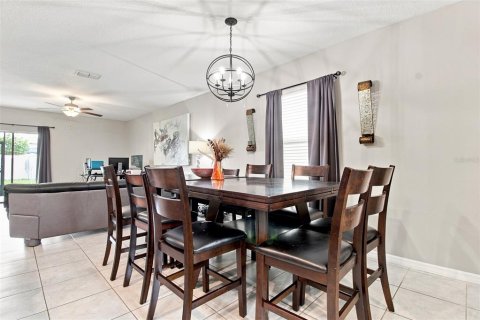 House in Wesley Chapel, Florida 5 bedrooms, 221.94 sq.m. № 2198446 - photo 7