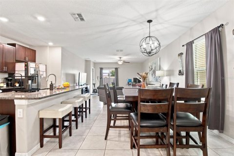 House in Wesley Chapel, Florida 5 bedrooms, 221.94 sq.m. № 2198446 - photo 6