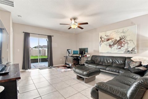 House in Wesley Chapel, Florida 5 bedrooms, 221.94 sq.m. № 2198446 - photo 9