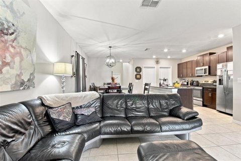 House in Wesley Chapel, Florida 5 bedrooms, 221.94 sq.m. № 2198446 - photo 10