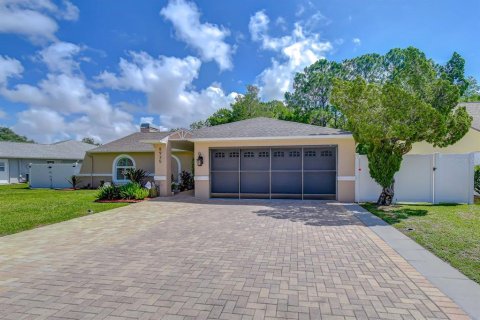Casa en New Port Richey, Florida 3 dormitorios, 154.22 m2 № 2220136