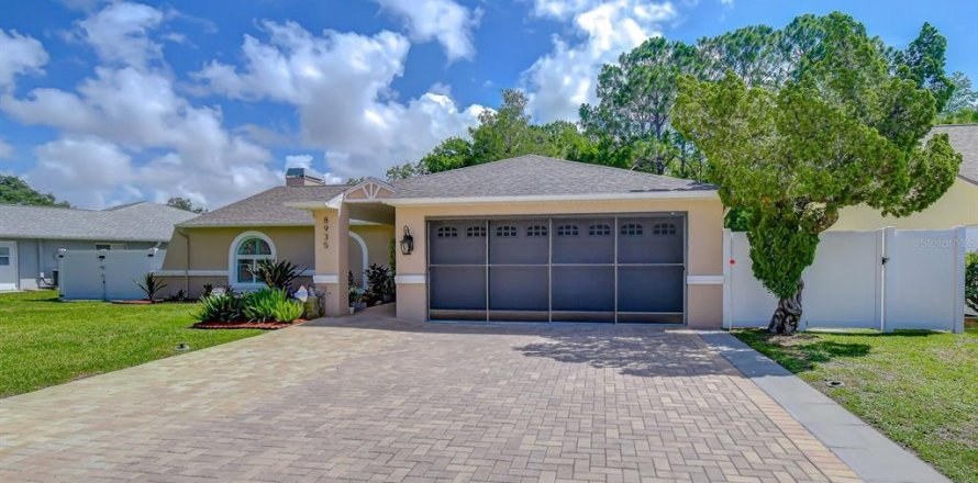 Villa ou maison à New Port Richey, Floride 3 chambres, 154.22 m2 № 2220136