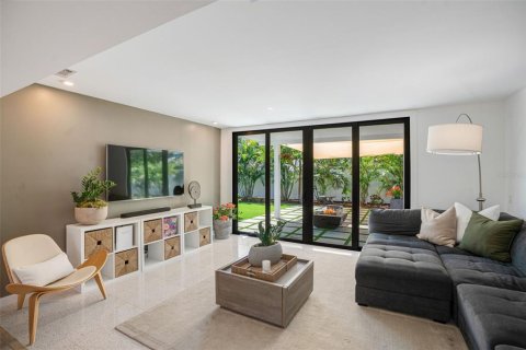 Villa ou maison à vendre à Sarasota, Floride: 2 chambres, 135.27 m2 № 2396527 - photo 14
