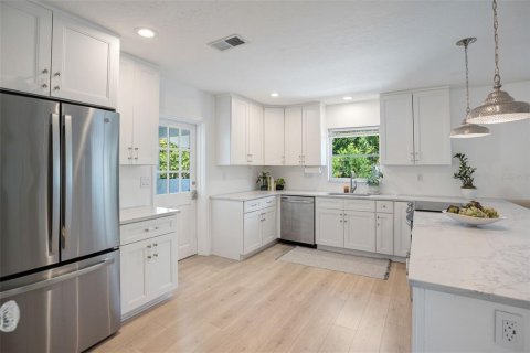 Villa ou maison à vendre à Sarasota, Floride: 2 chambres, 135.27 m2 № 2396527 - photo 22
