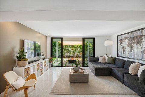 Villa ou maison à vendre à Sarasota, Floride: 2 chambres, 135.27 m2 № 2396527 - photo 12
