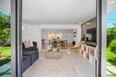 Villa ou maison à vendre à Sarasota, Floride: 2 chambres, 135.27 m2 № 2396527 - photo 15