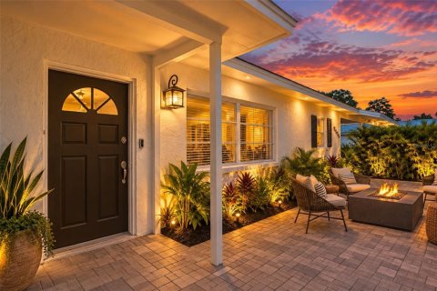 Villa ou maison à vendre à Sarasota, Floride: 2 chambres, 135.27 m2 № 2396527 - photo 4