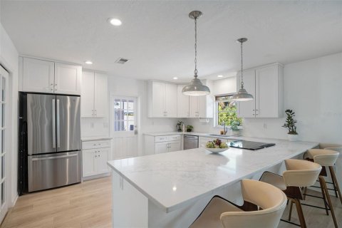 Villa ou maison à vendre à Sarasota, Floride: 2 chambres, 135.27 m2 № 2396527 - photo 18
