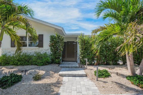 Villa ou maison à vendre à Sarasota, Floride: 2 chambres, 135.27 m2 № 2396527 - photo 2