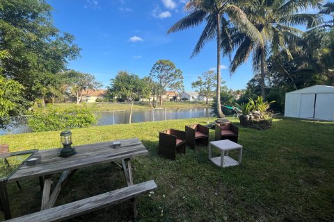 House in Boca Raton, Florida 4 bedrooms, 180.23 sq.m. № 1038125 - photo 1