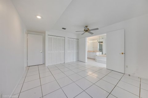 Apartment in Fort Lauderdale, Florida 2 bedrooms, 304.72 sq.m. № 2382349 - photo 5
