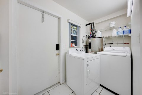 Apartment in Fort Lauderdale, Florida 2 bedrooms, 304.72 sq.m. № 2382349 - photo 9
