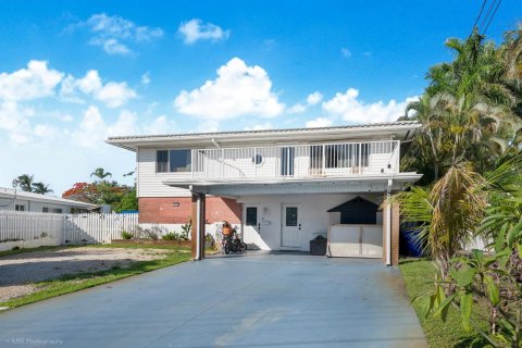 Apartment in Fort Lauderdale, Florida 2 bedrooms, 304.72 sq.m. № 2382349