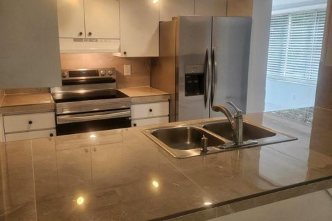 Apartment in Fort Lauderdale, Florida 2 bedrooms, 304.72 sq.m. № 2382349 - photo 3