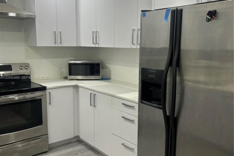 Villa ou maison à louer à Homestead, Floride: 3 chambres, 99.87 m2 № 2170155 - photo 6