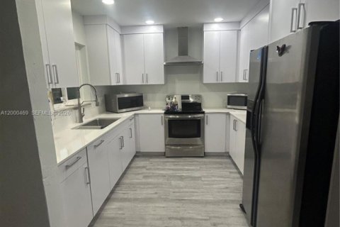 Villa ou maison à louer à Homestead, Floride: 3 chambres, 99.87 m2 № 2170155 - photo 5