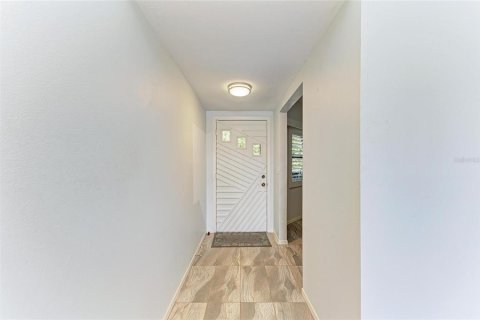 Condo in Sarasota, Florida, 2 bedrooms  № 1612820 - photo 9