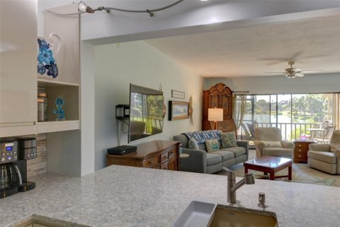 Condo in Sarasota, Florida, 2 bedrooms  № 1612820 - photo 3