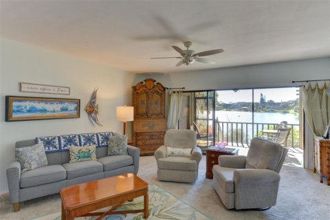 Condo in Sarasota, Florida, 2 bedrooms  № 1612820 - photo 7