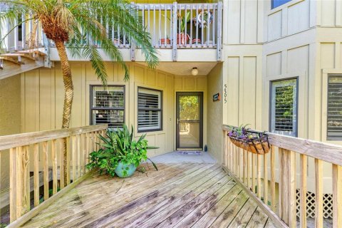 Condo in Sarasota, Florida, 2 bedrooms  № 1612820 - photo 1
