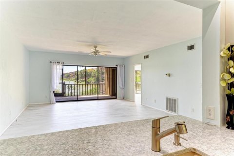 Condo in Sarasota, Florida, 2 bedrooms  № 1612820 - photo 21