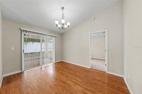 Casa en venta en Tampa, Florida, 4 dormitorios, 130.99 m2 № 2109733 - foto 9