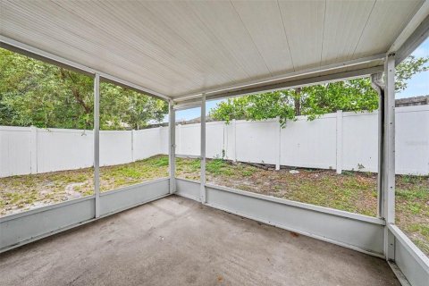 Casa en venta en Tampa, Florida, 4 dormitorios, 130.99 m2 № 2109733 - foto 14