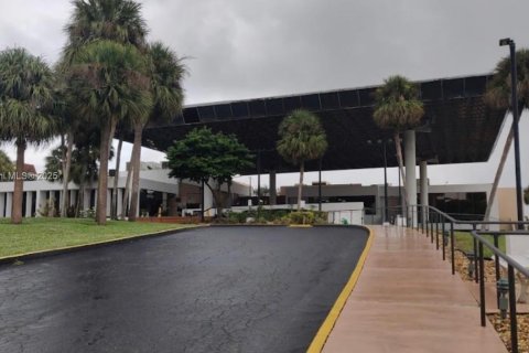 Купить кондоминиум в Лодерхилл, Флорида 2 спальни, 104.05м2, № 1952173 - фото 9