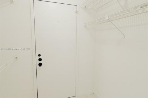 Купить кондоминиум в Лодерхилл, Флорида 2 спальни, 104.05м2, № 1952173 - фото 8