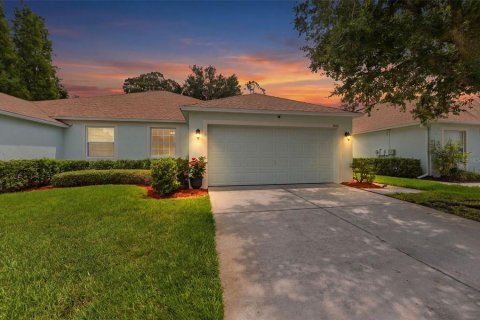 House in Zephyrhills, Florida 3 bedrooms, 133.04 sq.m. № 2285397