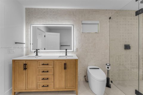 House in Pinecrest, Florida 4 bedrooms, 264.49 sq.m. № 1994690 - photo 21