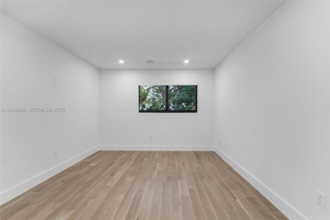 House in Pinecrest, Florida 4 bedrooms, 264.49 sq.m. № 1994690 - photo 25