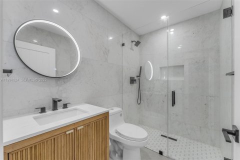 House in Pinecrest, Florida 4 bedrooms, 264.49 sq.m. № 1994690 - photo 24