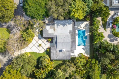 House in Pinecrest, Florida 4 bedrooms, 264.49 sq.m. № 1994690 - photo 2