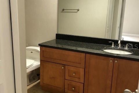 Condo in Orlando, Florida, 2 bedrooms  № 2390948 - photo 7